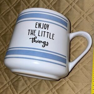 $8   Coffee mug, blue and white, size in pictures. No chips.